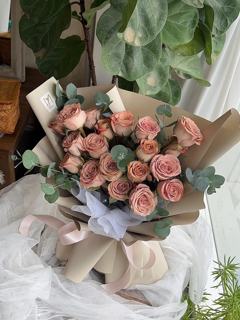 20 Stalks Cappuccino Roses – alternate view