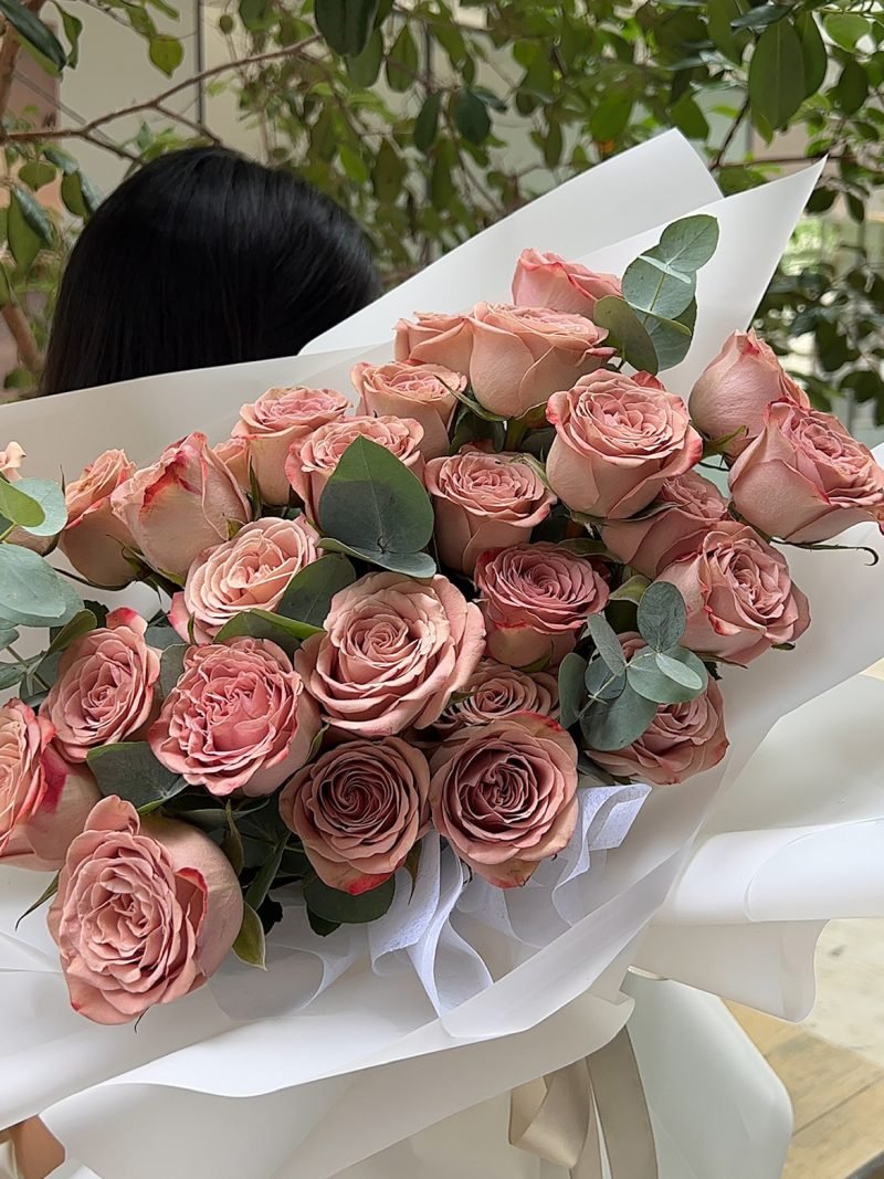 30 Stalks Cappuccino Roses – alternate view