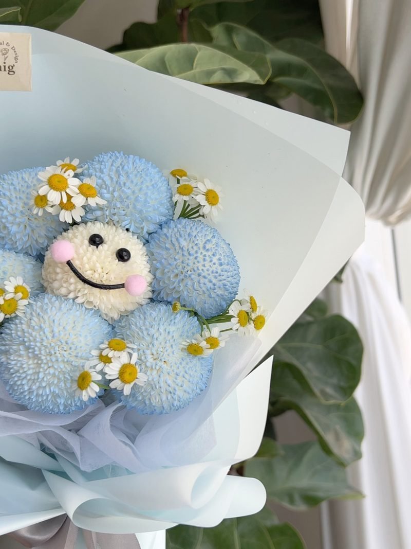 Little Smiley with Chamomile – alternate view