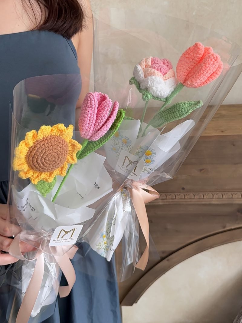 Mini Crochet Bouquet – alternate view