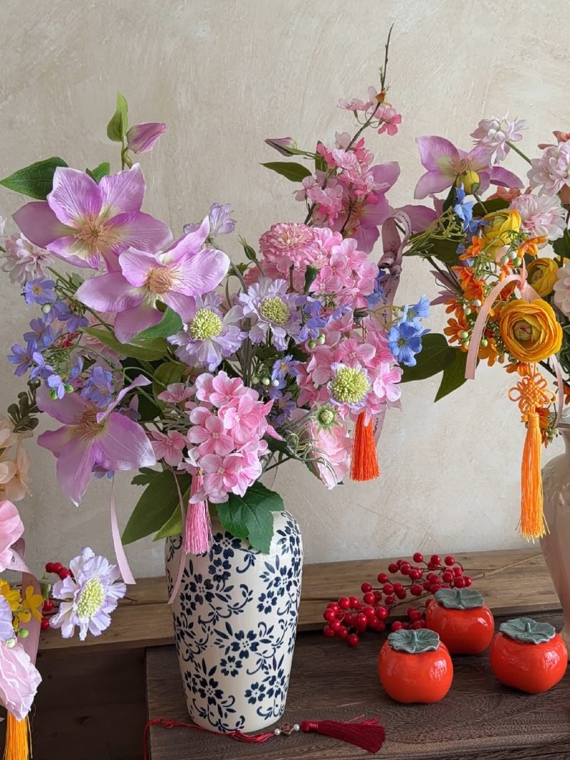 Spring Fills the Home | 春满人间 – alternate view