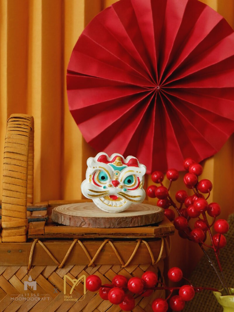 Dancing Lion Aromatherapy Car Clips – alternate view