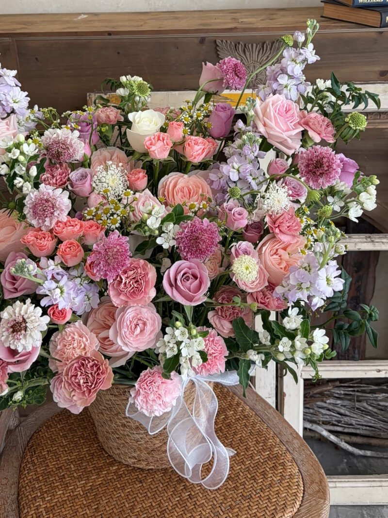 Blushing Garden – Luxury Pink Flower Box – alternate view