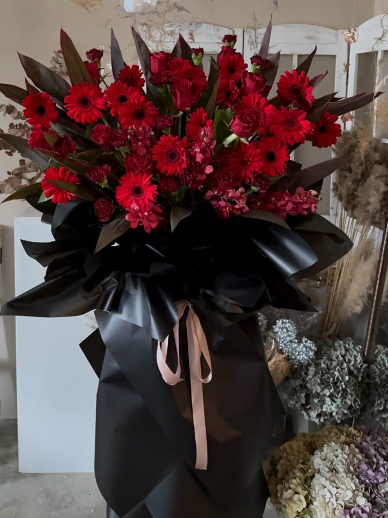 Lucky Red – Grand Opening Flower Stand